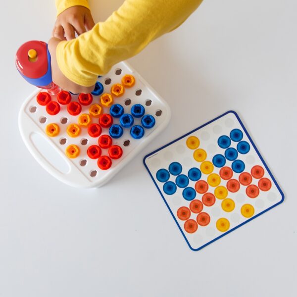 [อายุ 3+] ชุดออกแบบฝึกสร้างลวดลายและรูปทรง (Design & Drill : Patterns & Shapes) [Educational Insights] - Image 3