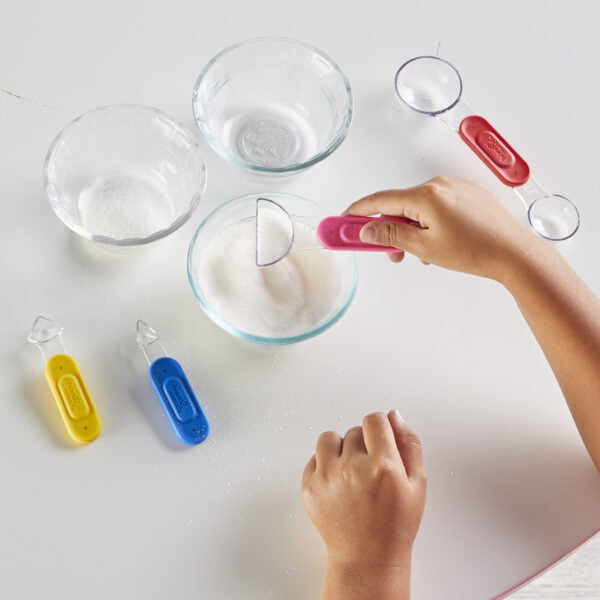 [อายุ 3+] ชุดช้อนตวง เซตสีรุ้ง 6 ชิ้น (Rainbow Fraction : Measuring Spoons)  [Hand2Mind] - Image 7