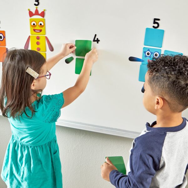 [อายุ 3+] ชุดกิจกรรมสติ๊กเกอร์นัมเบอร์บล๊อค รุ่น แบบใช้ซ้ำ 1-10 (Numberblocks : Clings) [Hand2Mind] - Image 5